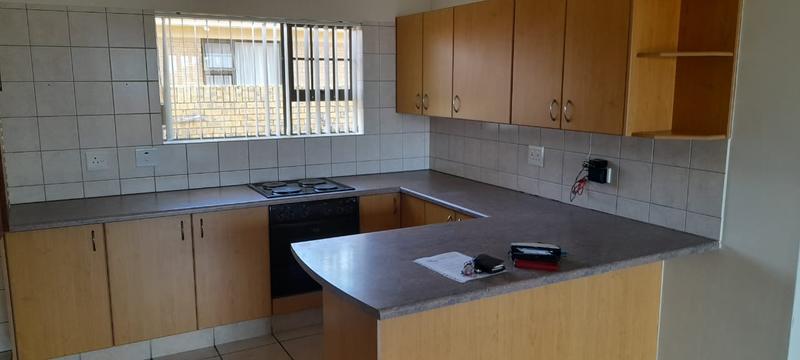 To Let 2 Bedroom Property for Rent in Heiderand Western Cape